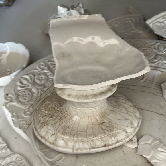 Italian Porcelain serving bowl LID (pedestal, ladle and platter broken 😢 - Picture 10 of 12